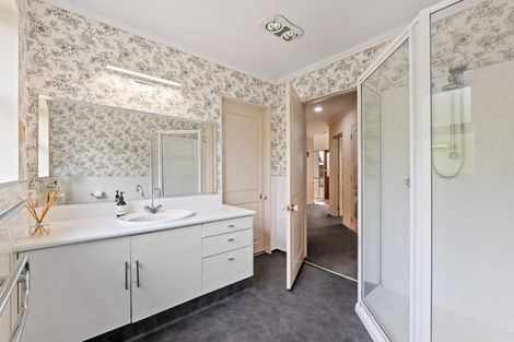 Photo of property in 331 Devon Street West, New Plymouth, 4310