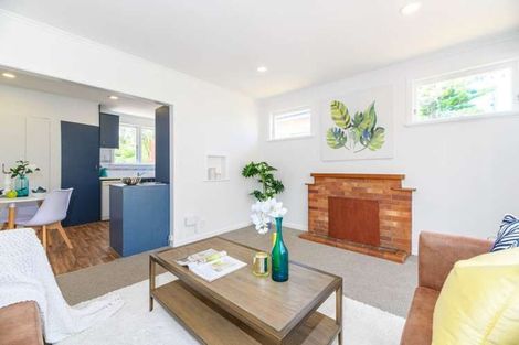 Photo of property in 130 Atkinson Road, Titirangi, Auckland, 0604