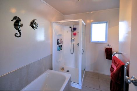 Photo of property in 17 Fitzwilliam Drive, Torbay, Auckland, 0630