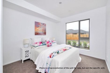 Photo of property in 8/27 Dida Park Drive, Kumeu, 0810