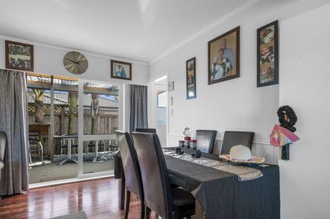 Photo of property in 1 River Road, Te Atatu Peninsula, Auckland, 0610