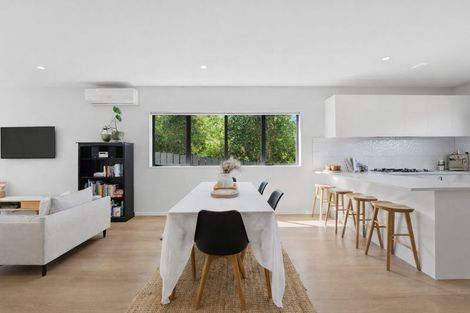 Photo of property in 19b Standage Lane, Kelston, Auckland, 0602
