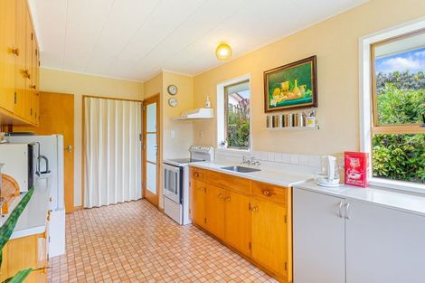 Photo of property in 20 Rewarewa Crescent, Waikanae, 5036