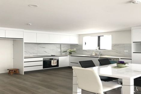 Photo of property in 9 Peony Mews, Oteha, Auckland, 0632