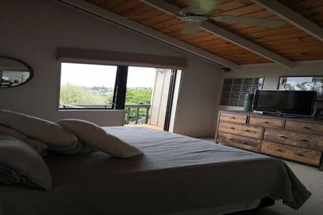 Photo of property in 2/8 Theodora Place, Mairangi Bay, Auckland, 0630