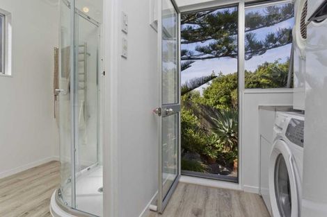 Photo of property in 2/31 Lake Road, Devonport, Auckland, 0624
