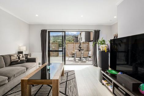 Photo of property in 9u7 Surrey Street, Tawa, Wellington, 5028