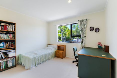 Photo of property in 2/28 Birman Close, Half Moon Bay, Auckland, 2012