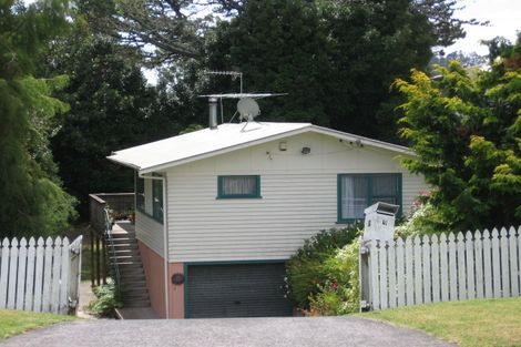 Photo of property in 9 Neptune Avenue, Beach Haven, Auckland, 0626