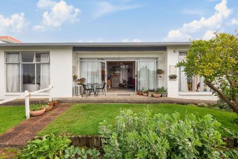 Photo of property in 2/30 Summit Drive, Torbay, Auckland, 0630