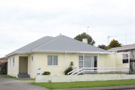Photo of property in 179 Mangorei Road, Merrilands, New Plymouth, 4312