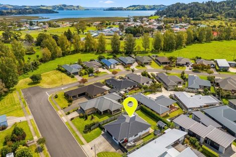 Photo of property in 5 Victoria Street, Coromandel, 3506