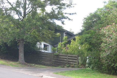 Photo of property in 1/2 Girrahween Drive, Totara Vale, Auckland, 0629