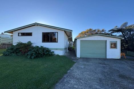 Photo of property in 4 Skeet Place, Merrilands, New Plymouth, 4312