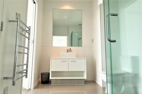 Photo of property in Sentinel Apartments, 1102/3 Northcroft Street, Takapuna, Auckland, 0622