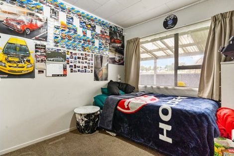Photo of property in 2/20 Landsdale Place, Massey, Auckland, 0614