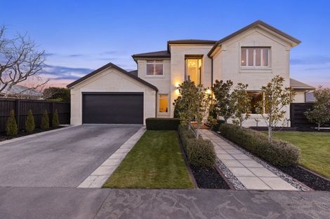 Photo of property in 68 Willowview Drive, Redwood, Christchurch, 8051