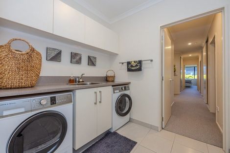 Photo of property in 32 Infinity Drive, Wanaka, 9305