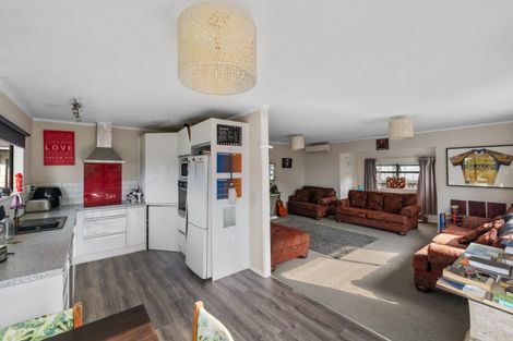 Photo of property in 20 Resolution Road, Welcome Bay, Tauranga, 3112