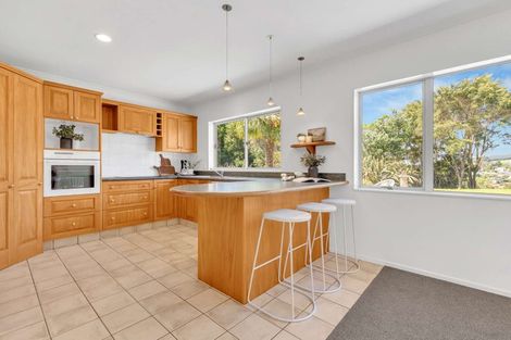 Photo of property in 52 Lysaght Place, Welcome Bay, Tauranga, 3112