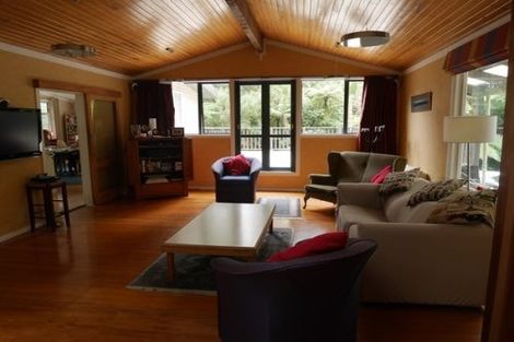 Photo of property in 55 Elmslie Road, Pinehaven, Upper Hutt, 5019
