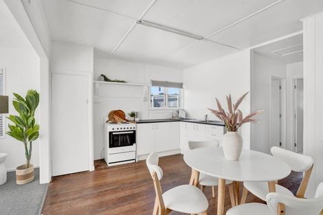 Photo of property in 15 Alberta Road, Glen Avon, New Plymouth, 4312