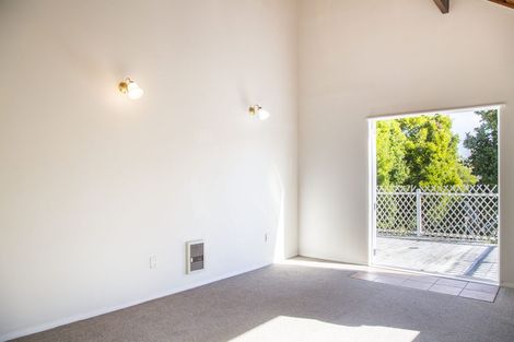 Photo of property in 26 Richards Avenue, Forrest Hill, Auckland, 0620