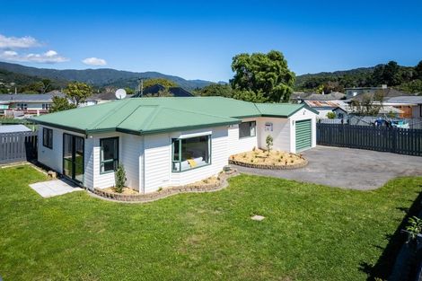 Photo of property in 3 Dover Road, Wainuiomata, Lower Hutt, 5014