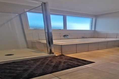 Photo of property in 19 Middlefield Drive, East Tamaki Heights, Auckland, 2016