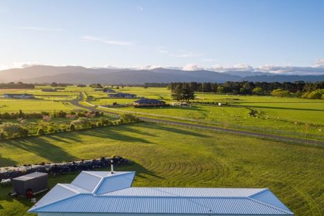 Photo of property in 37 Governors Green Drive, Greytown, 5712