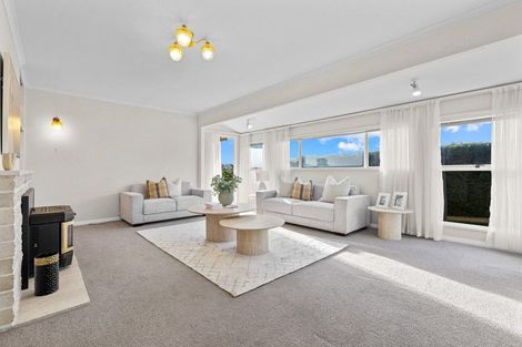Photo of property in 96 Moncks Spur Road, Redcliffs, Christchurch, 8081