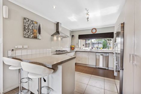 Photo of property in 25 Saltwood Street, Red Beach, 0932