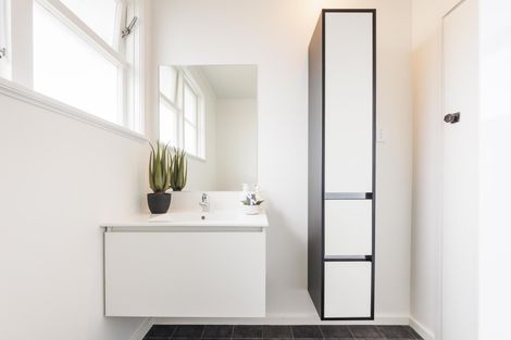 Photo of property in 2 Avon Terrace, Roslyn, Palmerston North, 4414