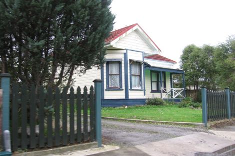 Photo of property in 17 Perrin Place, Kelvin Grove, Palmerston North, 4414