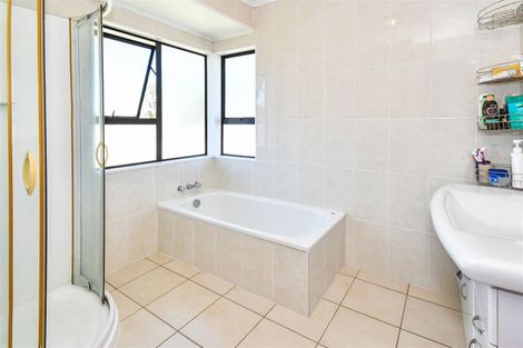 Photo of property in 1/1 Nelson Street, Papakura, 2110