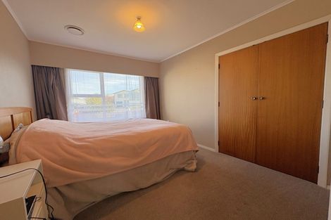 Photo of property in 5 Oakleigh Street, Maungaraki, Lower Hutt, 5010
