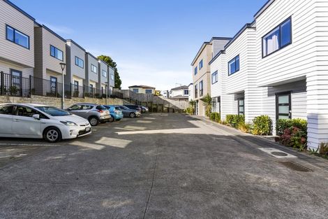 Photo of property in 6/7 South Pacific Place, Henderson, Auckland, 0612