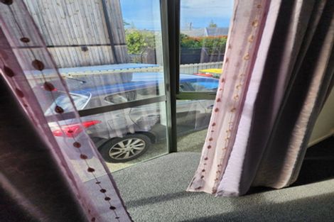 Photo of property in 38 Matipo Road, Te Atatu Peninsula, Auckland, 0610