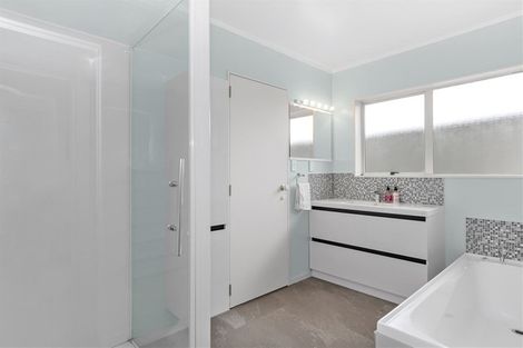 Photo of property in 17 Reef Avenue, Papamoa Beach, Papamoa, 3118