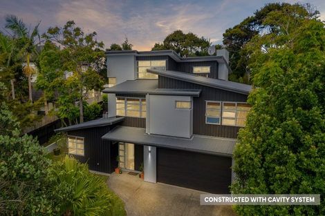 Photo of property in 40 Kittiwake Drive, Schnapper Rock, Auckland, 0632