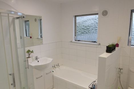 Photo of property in 17 St Catherine Crescent, West Harbour, Auckland, 0618