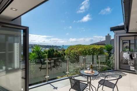 Photo of property in 34 Browns Bay Road, Rothesay Bay, Auckland, 0630