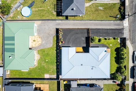 Photo of property in 3 Dover Road, Wainuiomata, Lower Hutt, 5014