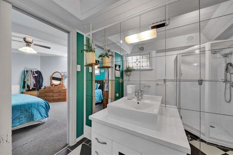 Photo of property in 15 Surrey Street, Hawera, 4610