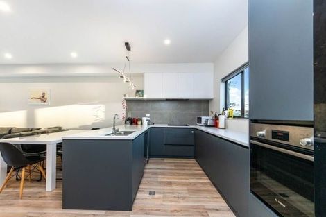 Photo of property in 2b Kororo Street, Northcote, Auckland, 0627