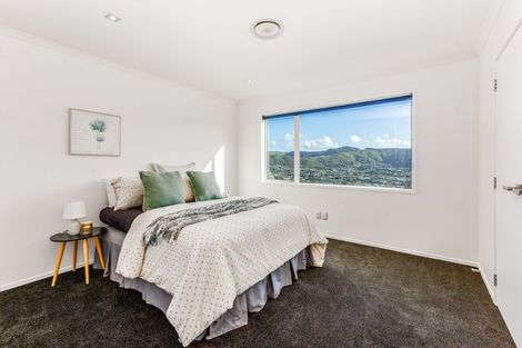 Photo of property in 26 Kilkelly Close, Tawa, Wellington, 5028