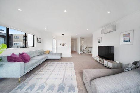 Photo of property in 8 Awakirihi Close, Shamrock Park, Auckland, 2016