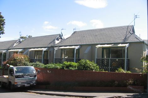Photo of property in 25 Lawson Place, Mount Victoria, Wellington, 6011