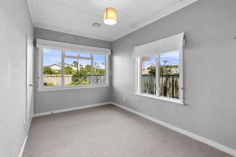 Photo of property in 27 List Street, Welbourn, New Plymouth, 4310