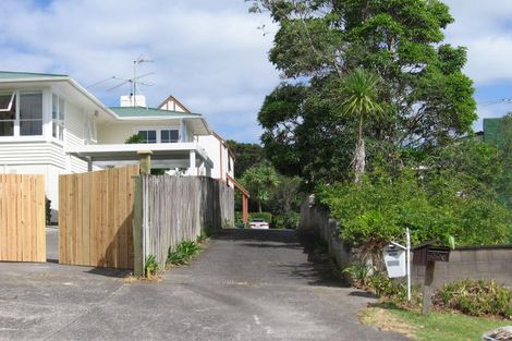 Photo of property in 1/22 Coroglen Avenue, Birkenhead, Auckland, 0626